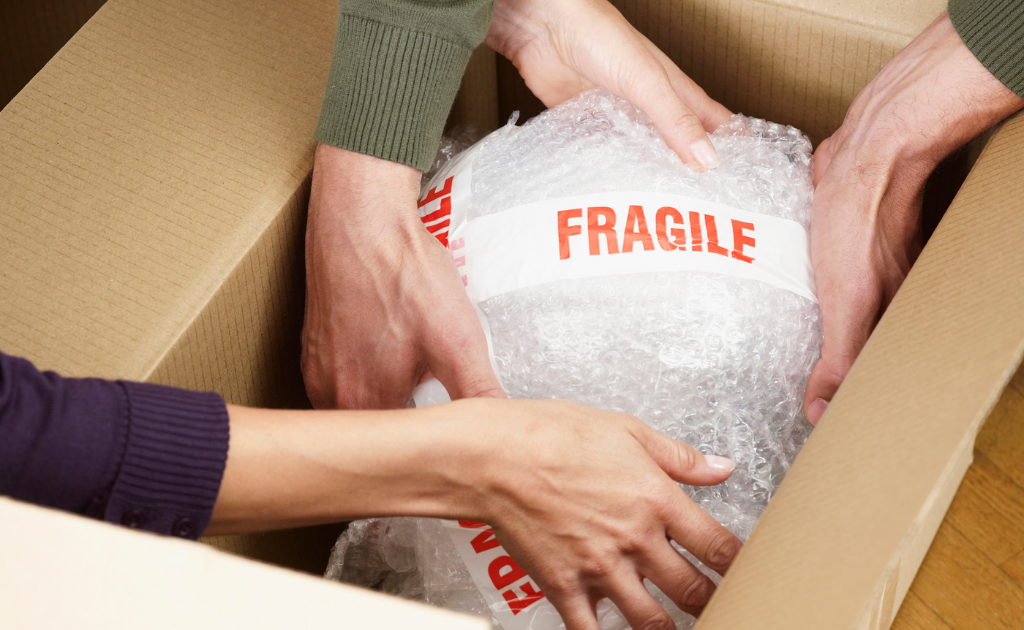 international fragile courier services